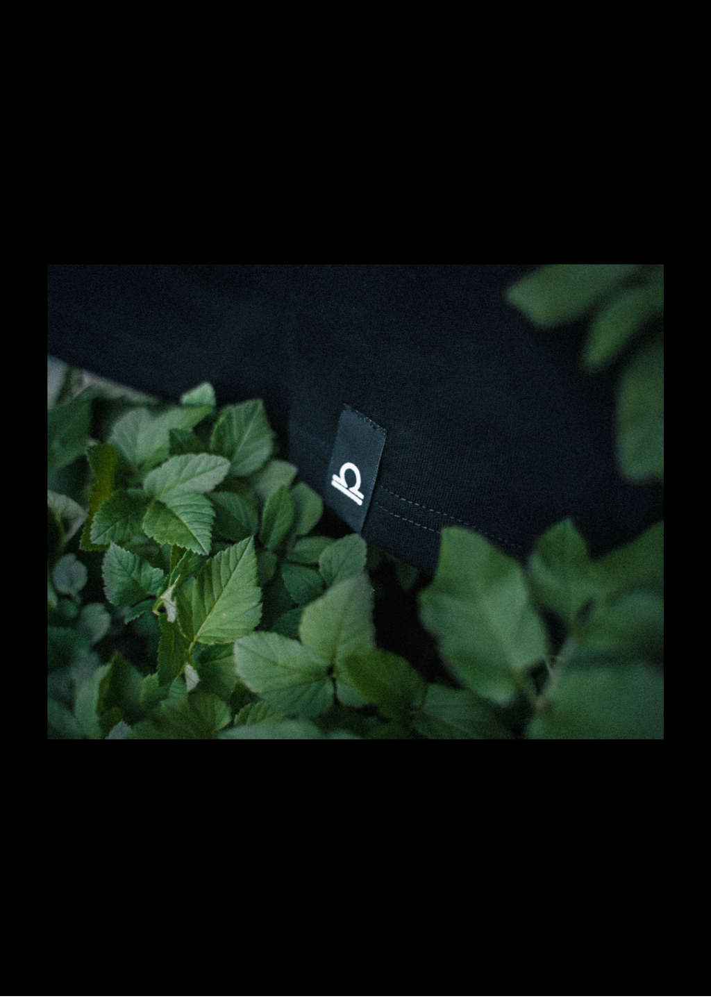Waga T-shirt — Głęboka czerń